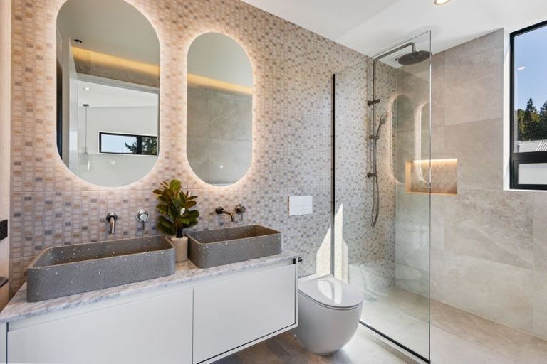 Photo of property in 1/61 Eely Point Road, Wanaka, 9305