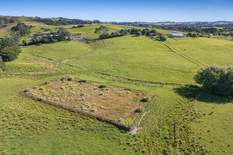 Photo of property in 211 Stoney Creek Road, Kaukapakapa, 0873