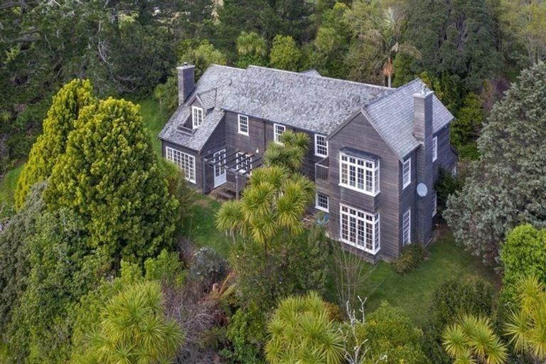 Photo of property in 18 Glenvar Ridge Road, Long Bay, Auckland, 0630