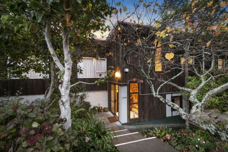 Photo of property in 138 Glenfield Road, Birkenhead, Auckland, 0626