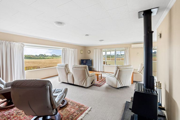 Photo of property in 62 Kawiu Road, Levin, 5510