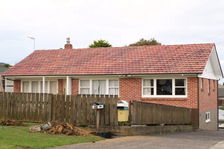 Photo of property in 2/30 Howe Street, Howick, Auckland, 2014