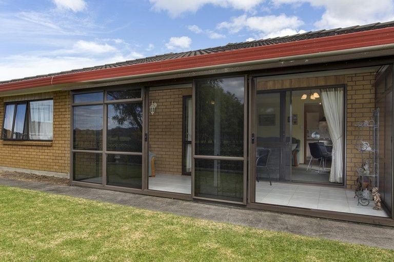 Photo of property in 11 Pengelly Place, Parakai, 0830