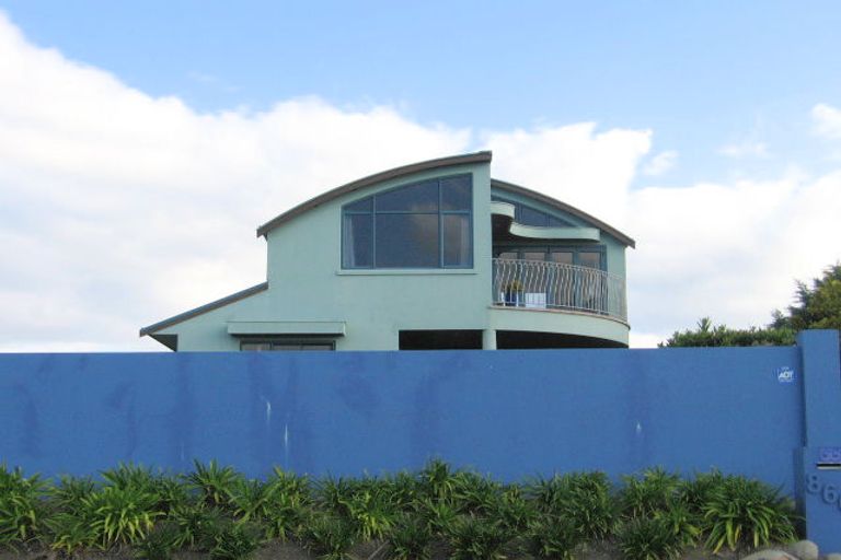 Photo of property in 860 Papamoa Beach Road, Papamoa Beach, Papamoa, 3118