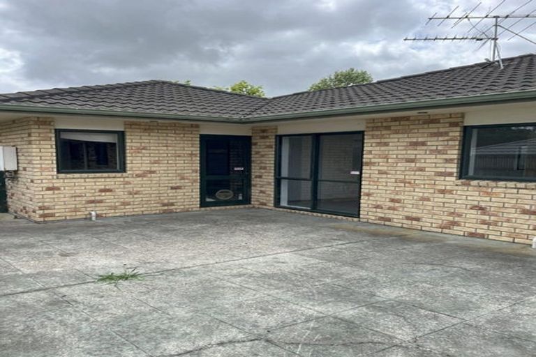 Photo of property in 51 Carisbrook Crescent, Papakura, 2110