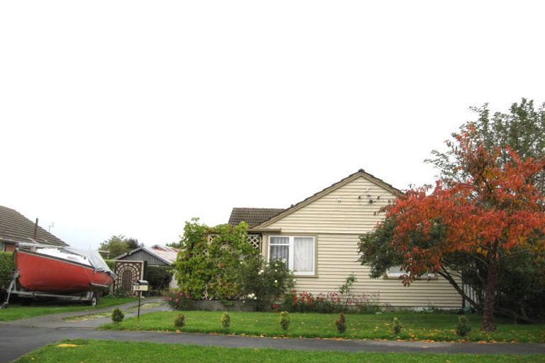 Photo of property in 14 Camden Street, Northcote, Christchurch, 8052