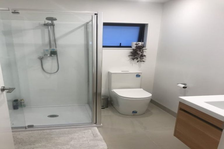 Photo of property in 33 Peihana Road, Hobsonville, Auckland, 0616