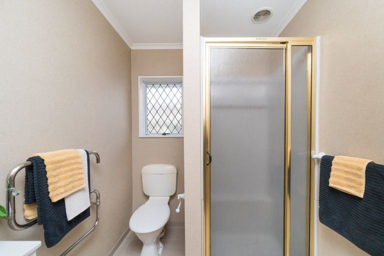 Photo of property in 126 John F Kennedy Drive, Milson, Palmerston North, 4414