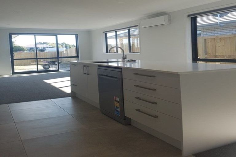 Photo of property in 33 Fontana Street, Papamoa, 3118