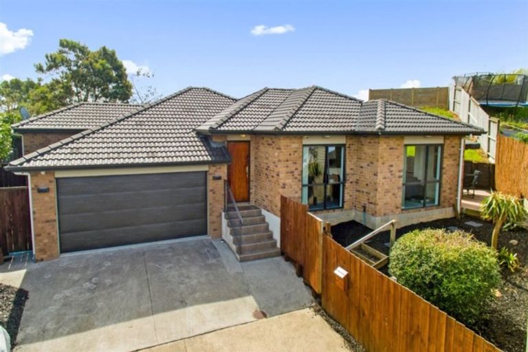 Photo of property in 21 Cityview Place, Massey, Auckland, 0614
