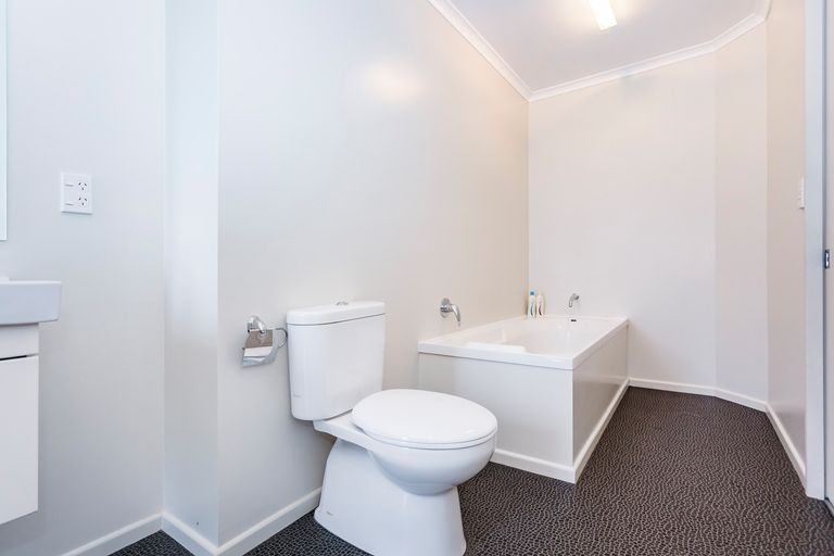 Photo of property in 38 Tara Hills Drive, North Taieri, Mosgiel, 9092