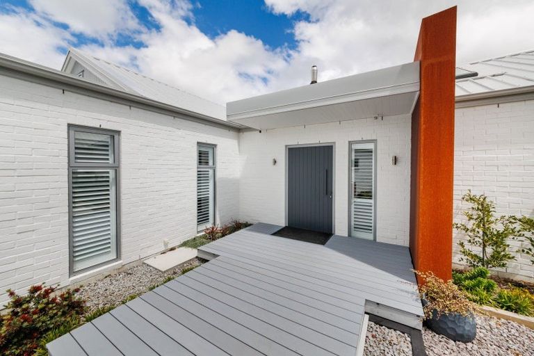 Photo of property in 12 Colquhoun Way, Kelvin Grove, Palmerston North, 4470