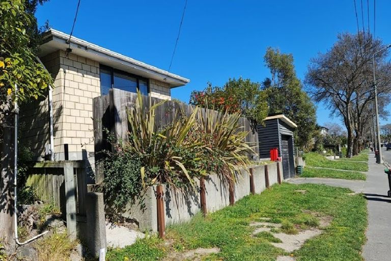 Photo of property in 202 Centaurus Road, Saint Martins, Christchurch, 8022