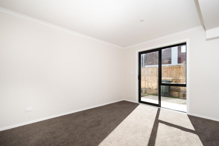 Photo of property in 2/65 College Road, Northcote, Auckland, 0627