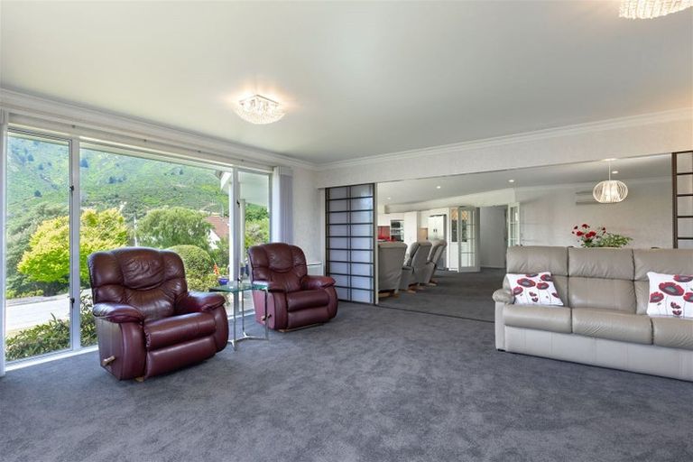 Photo of property in 8 Ranui Street, Waikawa, Picton, 7220