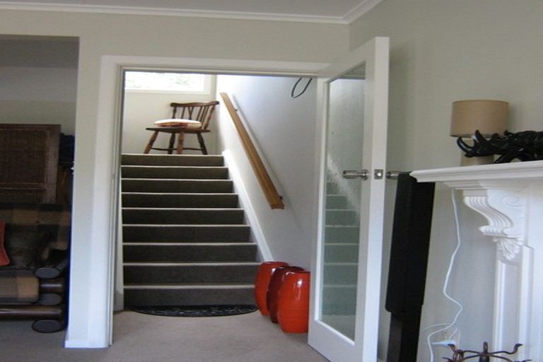 Photo of property in 48 Kahu Road, Paremata, Porirua, 5024