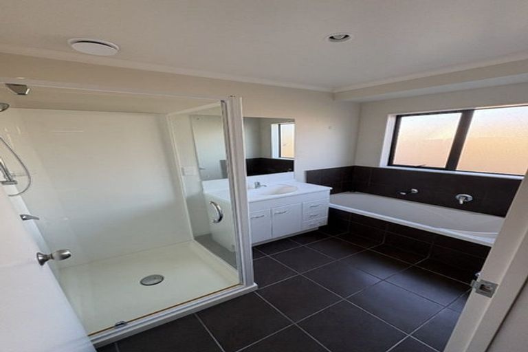 Photo of property in 29 Cityview Place, Massey, Auckland, 0614