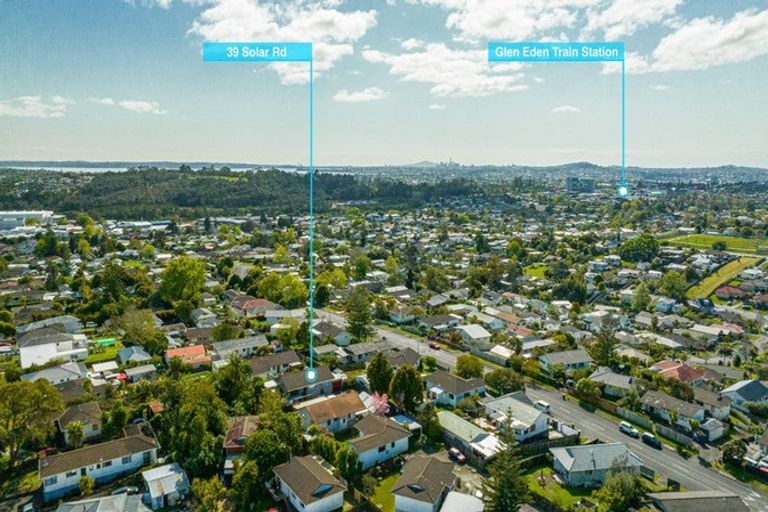 Photo of property in 39 Solar Road, Glen Eden, Auckland, 0602
