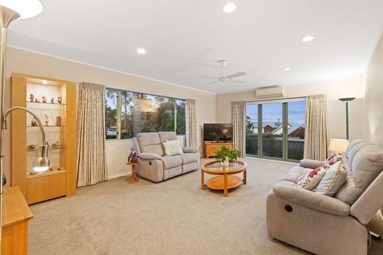 Photo of property in 14 Sunhill Road, Sunnyvale, Auckland, 0612