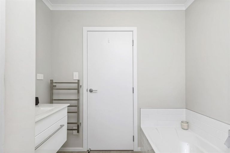 Photo of property in 30 Rebekah Crescent, Flagstaff, Hamilton, 3210