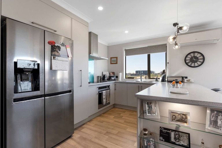 Photo of property in 32 Sabre Street, Papamoa Beach, Papamoa, 3118