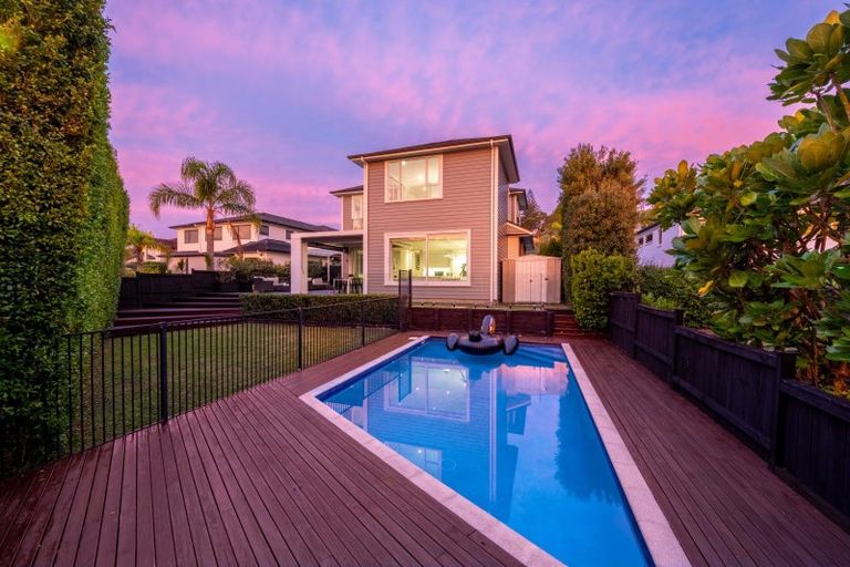 Photo of property in 8 Verley Rise, East Tamaki Heights, Auckland, 2016