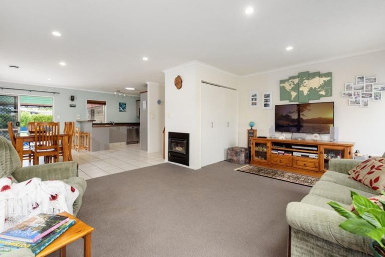 Photo of property in 15 Marick Place, Papamoa Beach, Papamoa, 3118