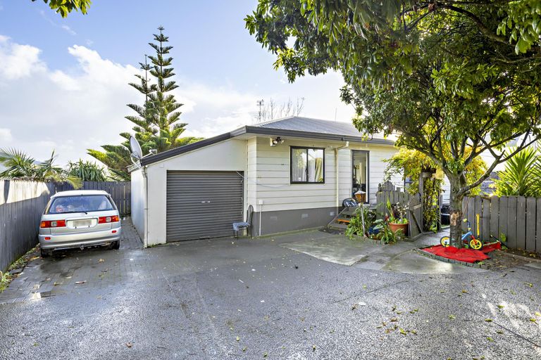 Photo of property in 3/22 Barneys Farm Road, Clendon Park, Auckland, 2103