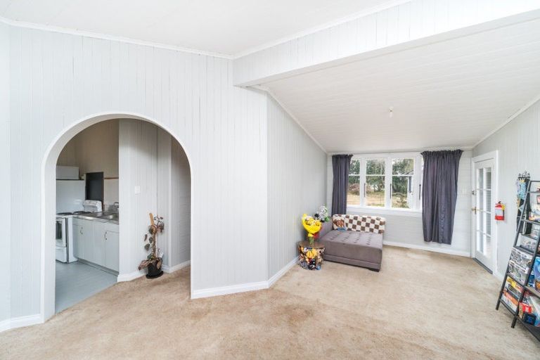 Photo of property in 13 Karaka Street, Tokomaru, Palmerston North, 4474