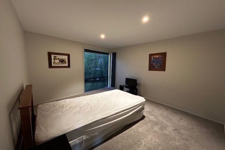 Photo of property in 1 Valley Crescent, Wanaka, 9305