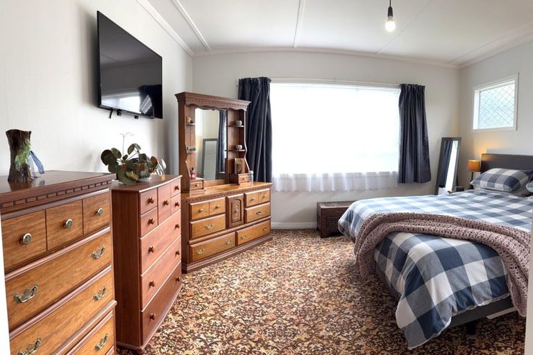 Photo of property in 12 Corbett Street, Hector, 7822