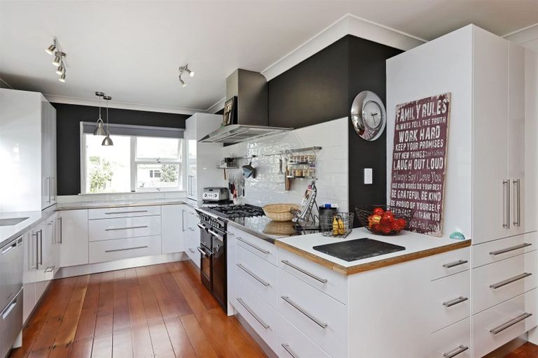 Photo of property in 322 Karaitiana Street, Frimley, Hastings, 4120