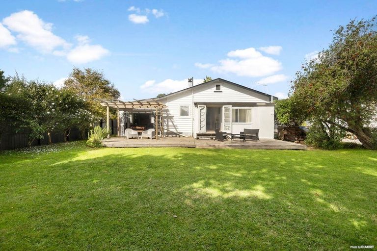 Photo of property in 13 Miller Street, Point Chevalier, Auckland, 1022