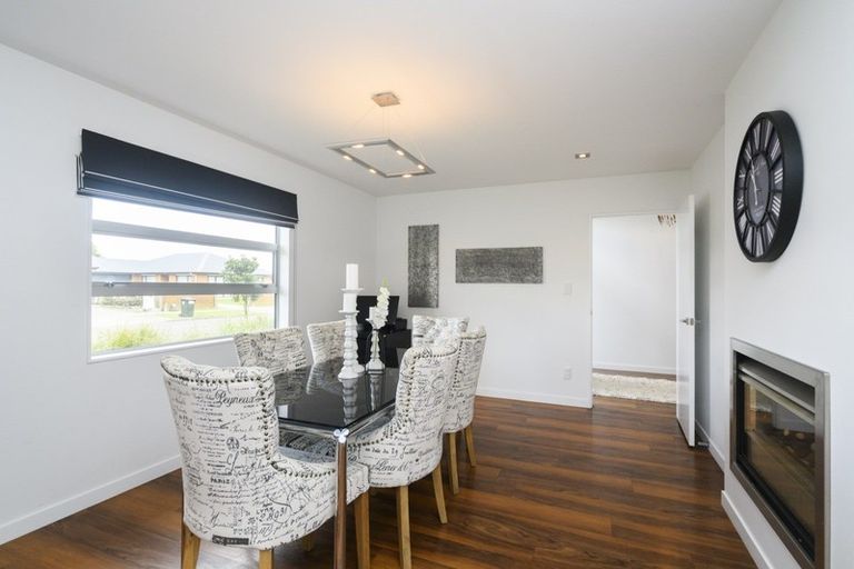 Photo of property in 2 Chestnut Close, Kelvin Grove, Palmerston North, 4414