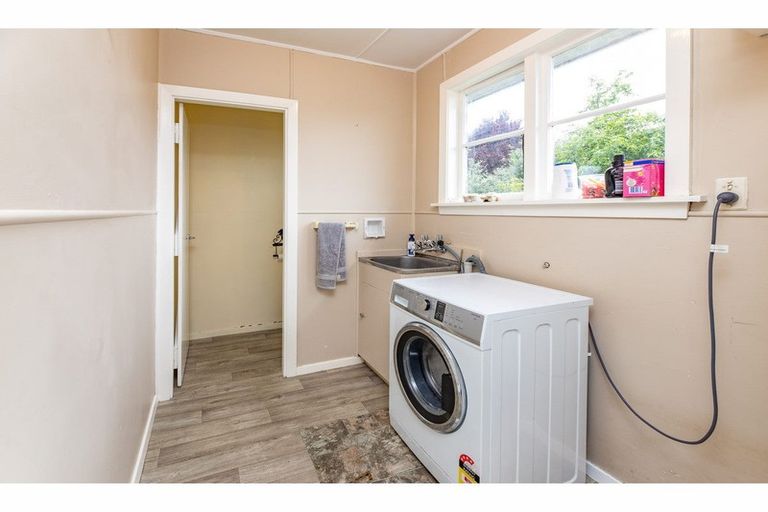 Photo of property in 54 Farquhars Road, Redwood, Christchurch, 8051