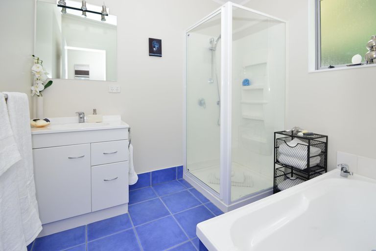 Photo of property in 3 Waiwera Place, Waiwera, Orewa, 0994