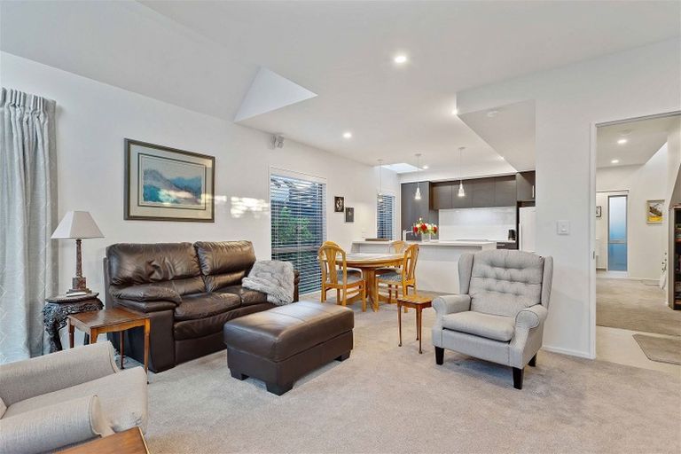 Photo of property in 2/64 Merivale Lane, Merivale, Christchurch, 8014