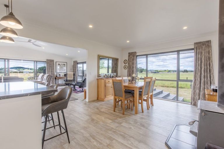 Photo of property in 1 Elm Place, Waipukurau, 4284