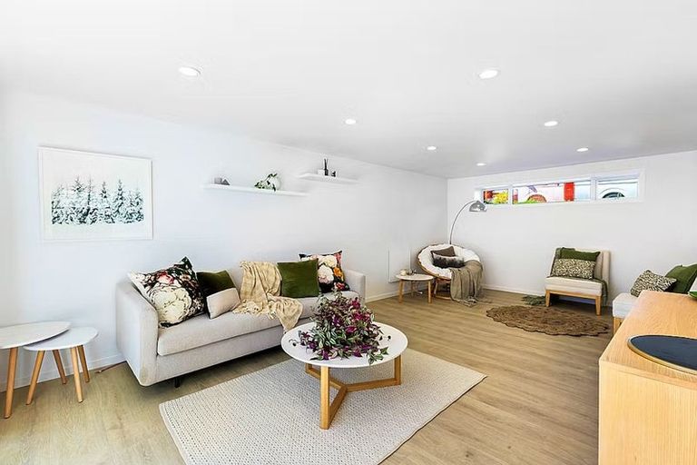 Photo of property in 6 Alston Avenue, Kelston, Auckland, 0602