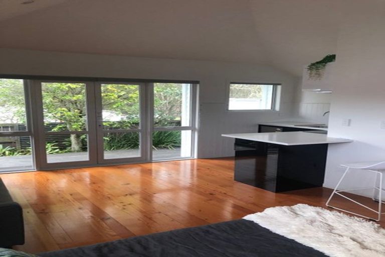 Photo of property in 29 Paragon Avenue, Beach Haven, Auckland, 0626
