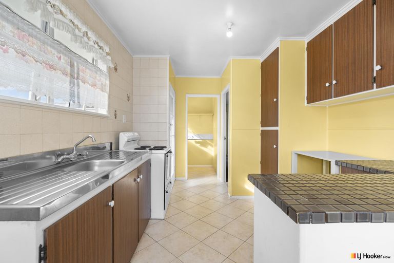 Photo of property in 52 Hobart Crescent, Wattle Downs, Auckland, 2103