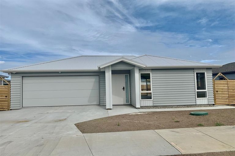 Photo of property in 18 Holcroft Street, Papakura, 2110
