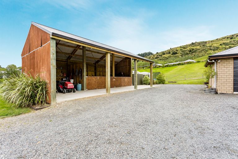 Photo of property in 38 Tara Hills Drive, North Taieri, Mosgiel, 9092