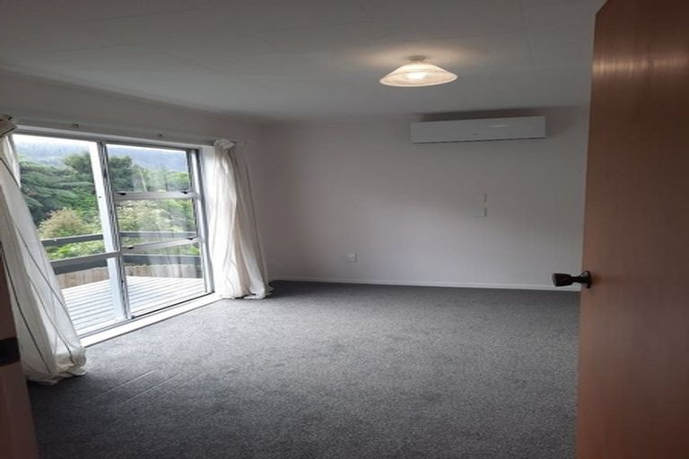 Photo of property in 30 The Drive, Tawa, Wellington, 5028