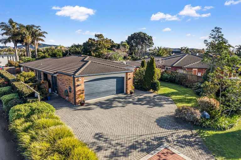 Photo of property in 16 Saint Kilda Place, Papamoa Beach, Papamoa, 3118