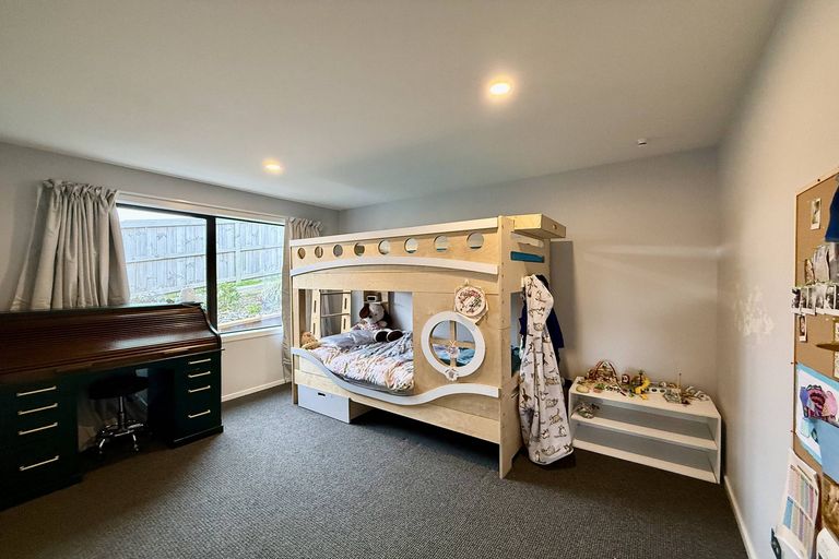 Photo of property in 17 Rexs Way, Green Island, Dunedin, 9018