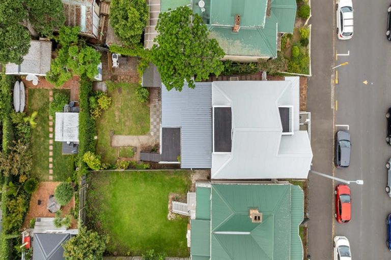 Photo of property in 29 Queens Parade, Devonport, Auckland, 0624