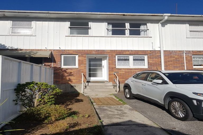 Photo of property in 6/5 Aratonga Avenue, Greenlane, Auckland, 1051