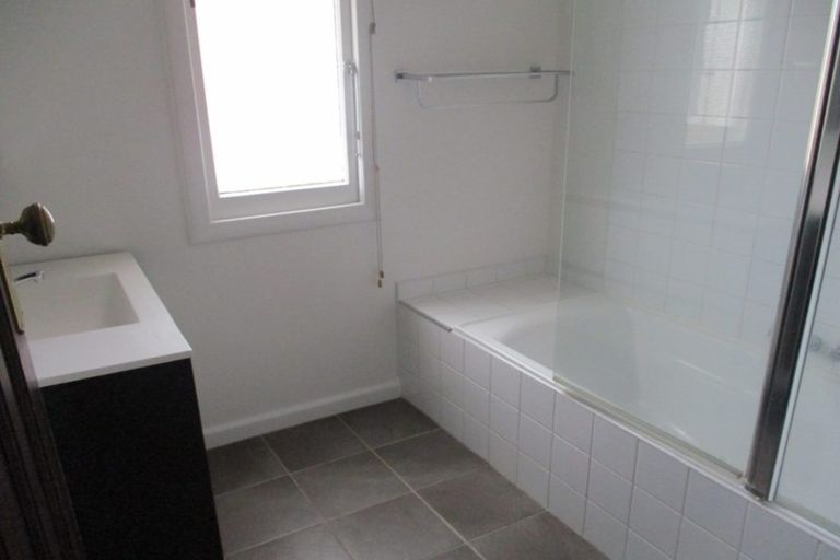 Photo of property in 21b Shamrock Street, Takaro, Palmerston North, 4412