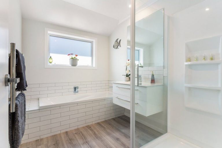 Photo of property in 17 Manatu Close, Whangamata, 3691